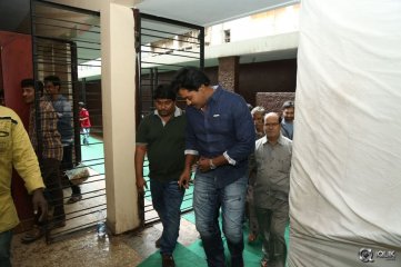 Jakkanna Movie Team Visited Hyderabad Theaters